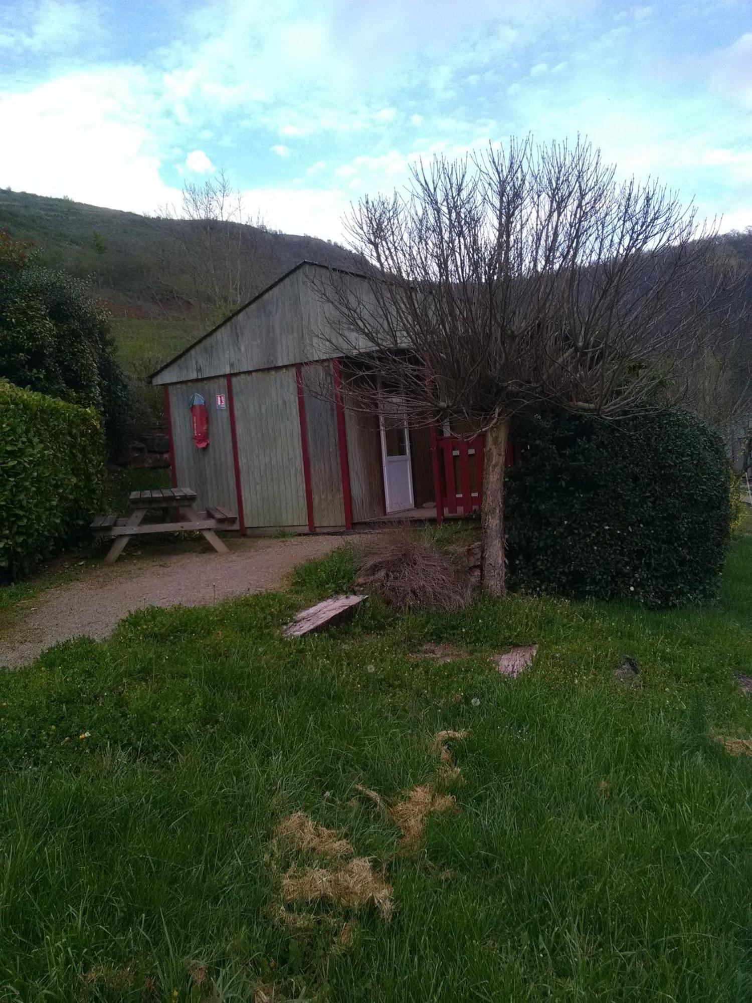 La Fregiere Chalets Clairvaux-d'Aveyron ภายนอก รูปภาพ