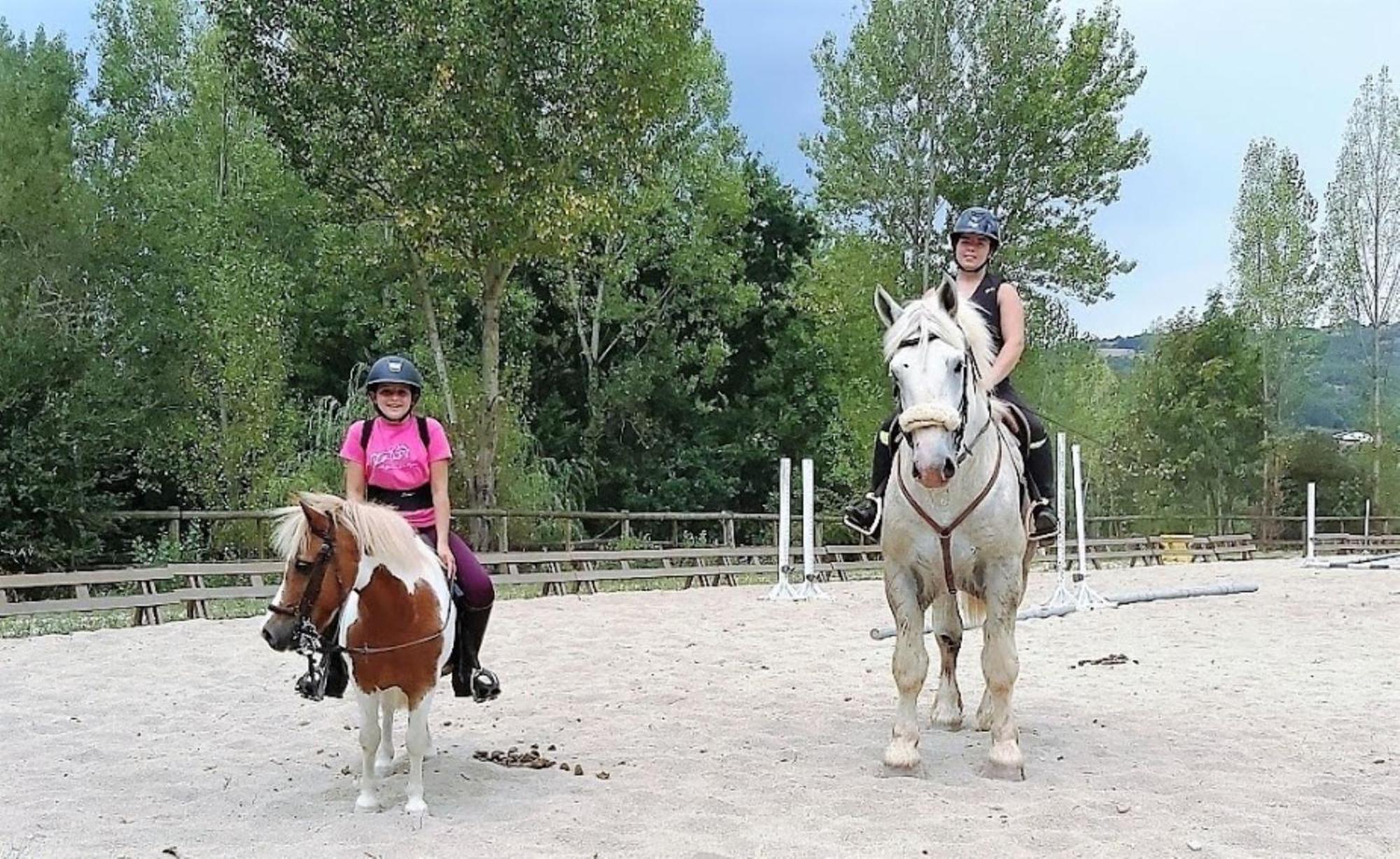 La Fregiere Chalets Clairvaux-d'Aveyron ภายนอก รูปภาพ